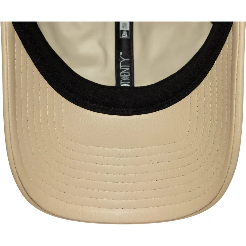 cappellino-beige-con-visiera-curva-regolabile-e-logo-marrone-9twenty-leather-dei-new-york-yankees-mlb-di-new-era
