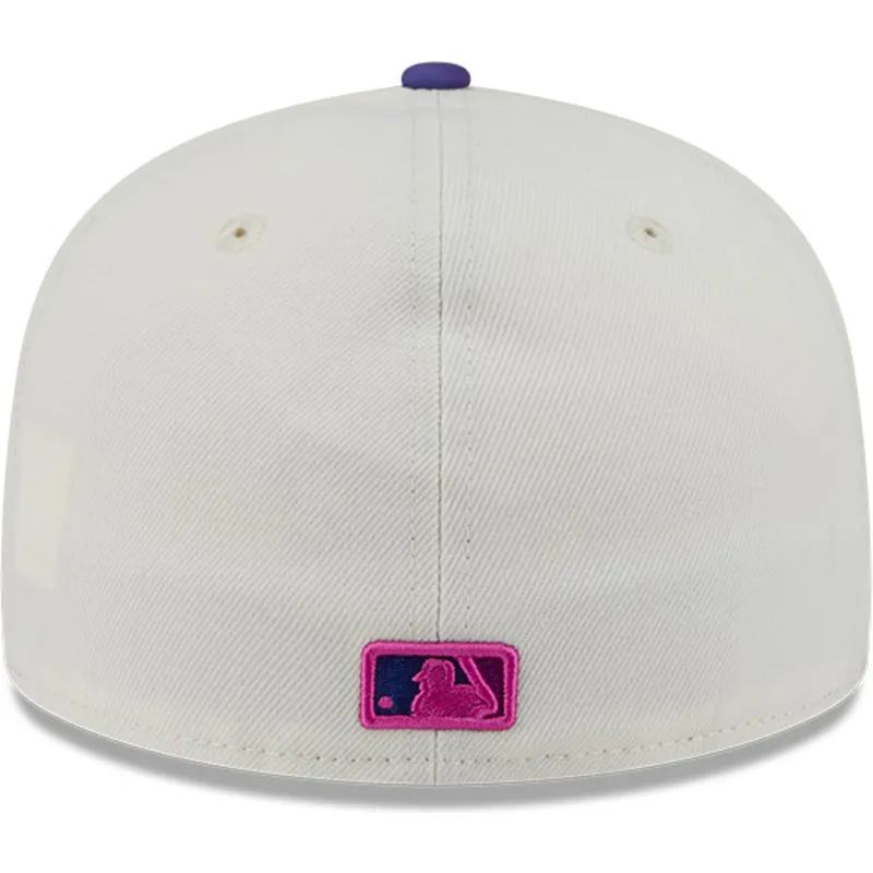 beige-violette-eng-anliegende-59fifty-clr-dvlp-kappe-der-new-york-yankees-mlb-von-new-era