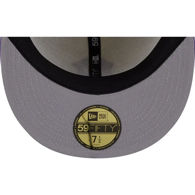beige-violette-eng-anliegende-59fifty-clr-dvlp-kappe-der-new-york-yankees-mlb-von-new-era