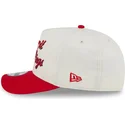 cappellino-curvo-beige-e-rosso-snapback-9fifty-a-frame-chainstitch-dei-detroit-red-wings-nhl-di-new-era