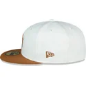 epci-plata-maro-fitted-59fifty-chrome-toast-side-patch-de-new-york-yankees-mlb-de-new-era
