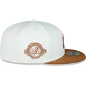 epci-plata-maro-fitted-59fifty-chrome-toast-side-patch-de-new-york-yankees-mlb-de-new-era