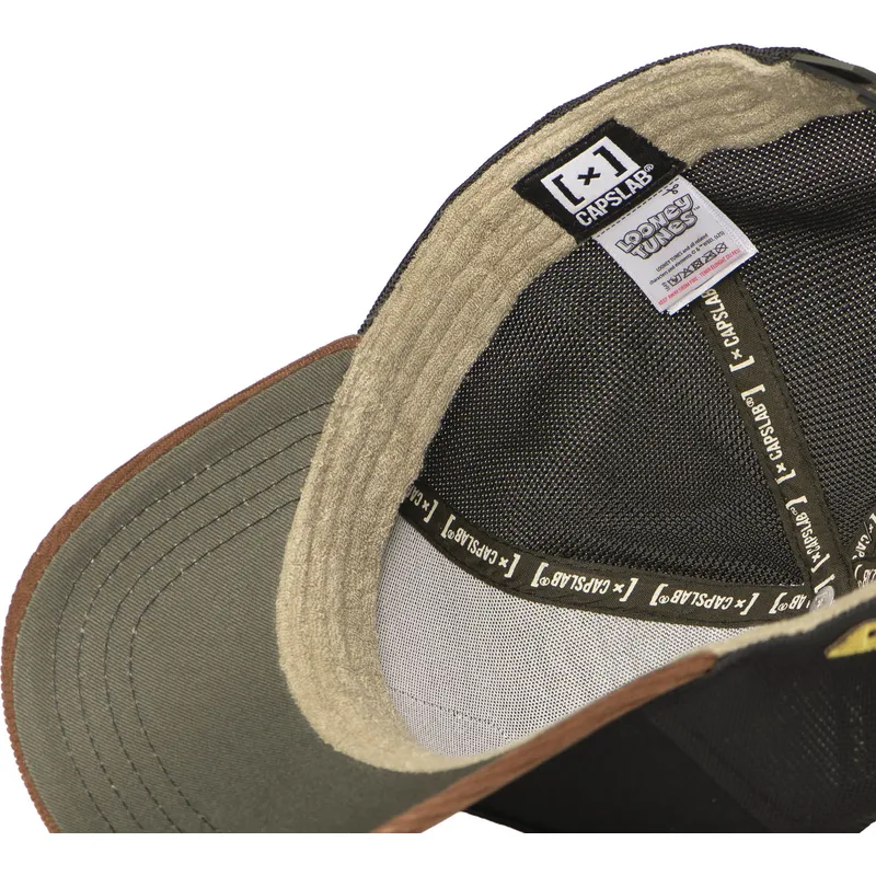 cappellino-trucker-nero-e-marrone-coyote-loo12-wi2-looney-tunes-di-capslab