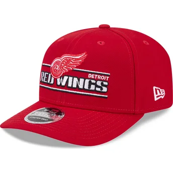 9SEVENTY Stretch Snap Stated Snapback-Kappe mit gebogenem Schirm in Rot der Detroit Red Wings NHL von New Era