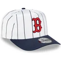 biala-i-granatowa-czapka-z-zakrzywionym-daszkiem-snapback-9fifty-a-frame-satin-pinstripe-boston-red-sox-mlb-od-new-era