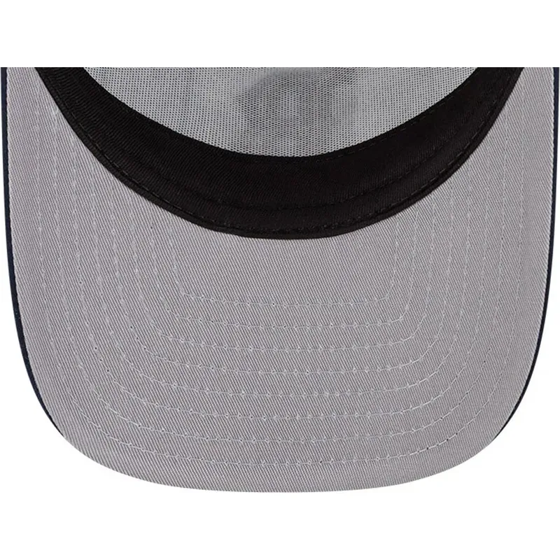 9fifty-a-frame-satin-pinstripe-snapback-kappe-in-weiss-und-marineblau-mit-gebogenem-schirm-von-boston-red-sox-mlb-von-new-era