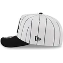 casquette-courbee-blanche-et-noire-snapback-9fifty-a-frame-satin-pinstripe-chicago-white-sox-mlb-new-era
