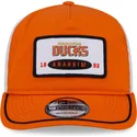 bojd-orange-och-vit-snapback-keps-19twenty-embroidered-patch-fran-anaheim-ducks-nhl-av-new-era