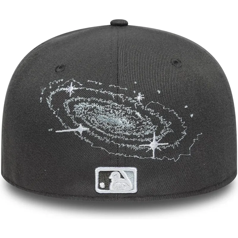 cappellino-curvo-grigio-aderente-59fifty-planet-icon-dei-new-york-yankees-mlb-di-new-era