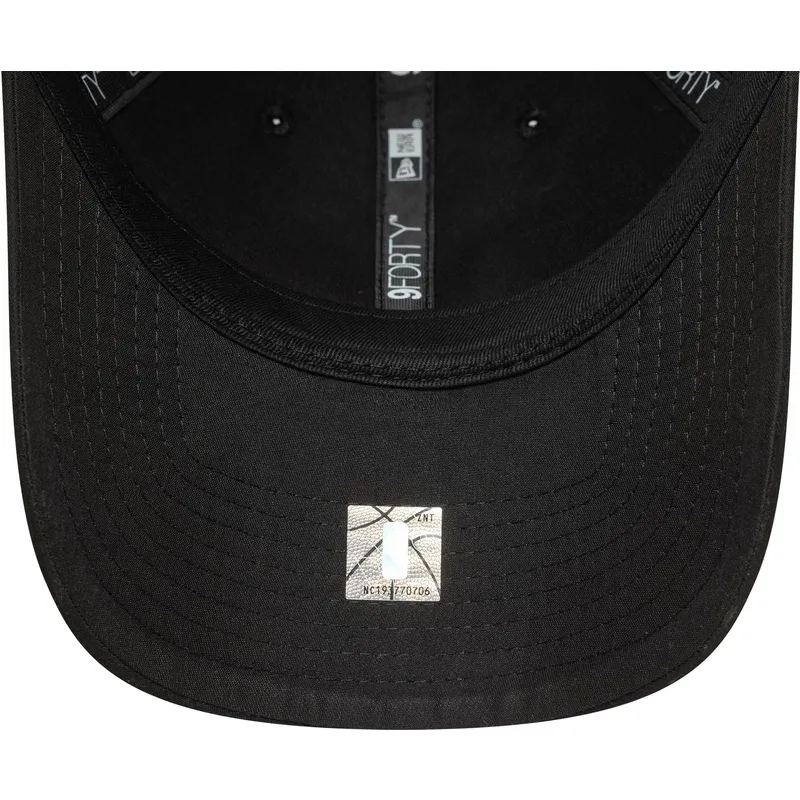 cap-curbata-black-adjustable-strap-9forty-pin-de-chicago-bulls-nba-de-new-era