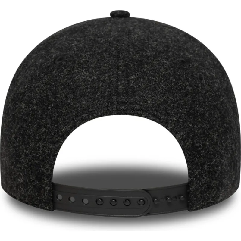 cappellino-curvo-nero-snapback-9forty-melton-wool-dei-new-york-yankees-mlb-di-new-era