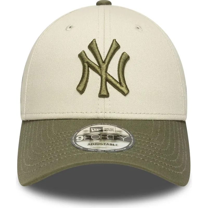 cappellino-curvo-beige-e-verde-regolabile-9forty-side-patch-dei-new-york-yankees-mlb-di-new-era