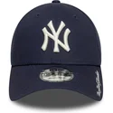 marinbla-bojd-keps-justerbar-9forty-visor-script-new-york-yankees-mlb-fran-new-era