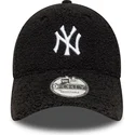 casquette-courbee-noire-ajustable-9forty-winter-borg-new-york-yankees-mlb-new-era