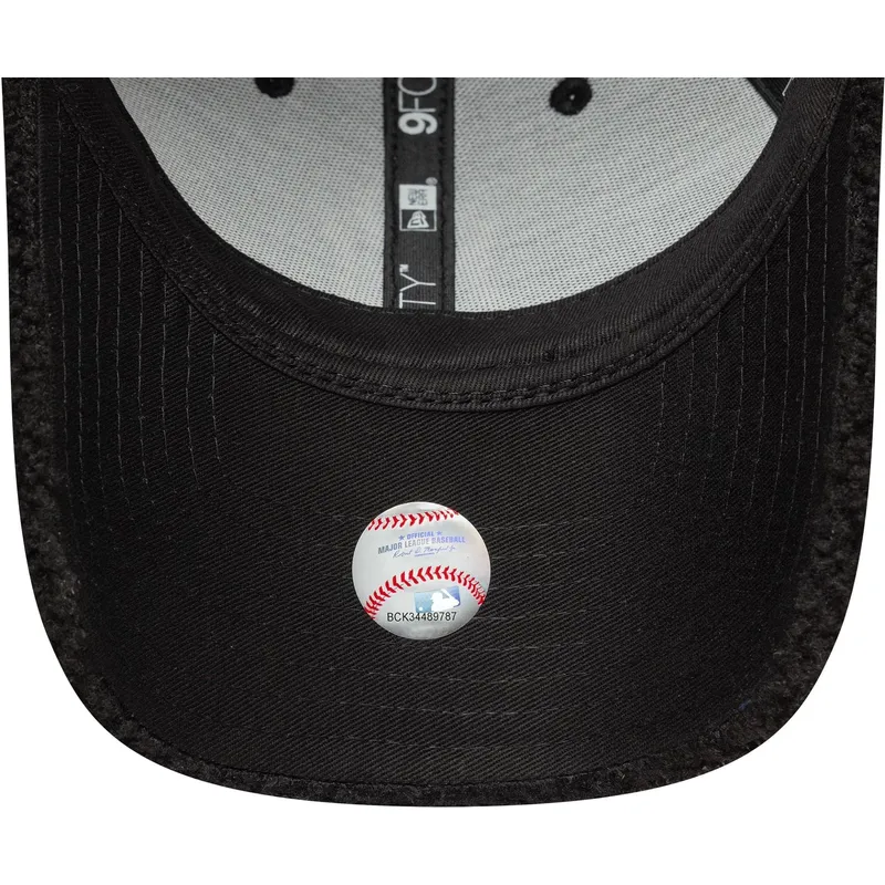 schwarze-verstellbare-9forty-winter-borg-kappe-der-new-york-yankees-mlb-von-new-era