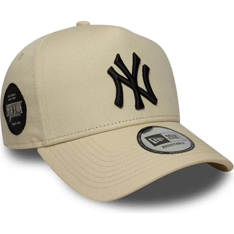 cappellino-beige-con-visiera-curva-snapback-9forty-e-frame-side-patch-dei-new-york-yankees-mlb-di-new-era