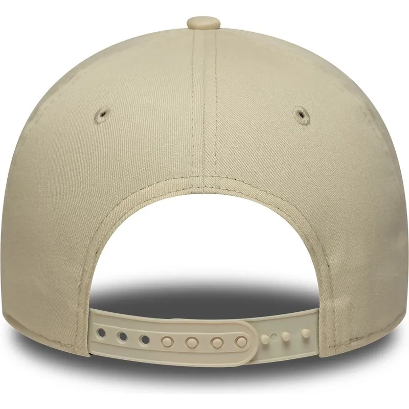 cappellino-beige-con-visiera-curva-snapback-9forty-e-frame-side-patch-dei-new-york-yankees-mlb-di-new-era