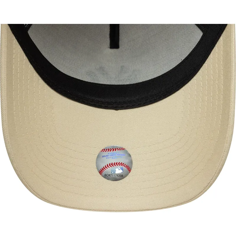 epci-curbata-bej-snapback-9forty-e-frame-side-patch-de-new-york-yankees-mlb-de-new-era