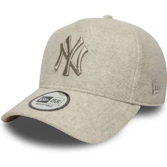 Cappellino beige snapback con visiera curva e logo beige...
