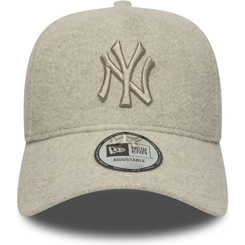 cappellino-beige-snapback-con-visiera-curva-e-logo-beige-9forty-e-frame-melton-dei-new-york-yankees-mlb-di-new-era
