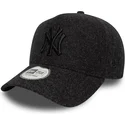 casquette-courbee-noire-snapback-avec-logo-noir-9forty-e-frame-melton-new-york-yankees-mlb-new-era