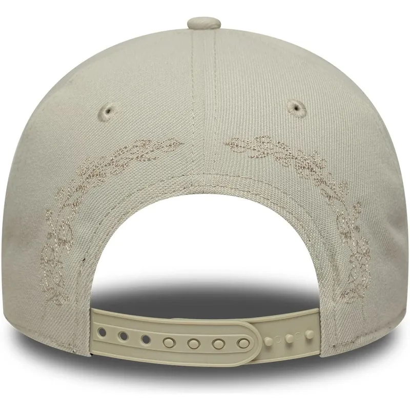 beige-gebogene-snapback-kappe-mit-logo-beige-9forty-e-frame-tonal-icon-der-los-angeles-dodgers-mlb-von-new-era
