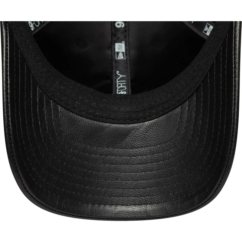 verstellbare-schwarze-9forty-m-crown-img-leather-kappe-mit-gebogenem-schirm-der-new-york-yankees-mlb-von-new-era