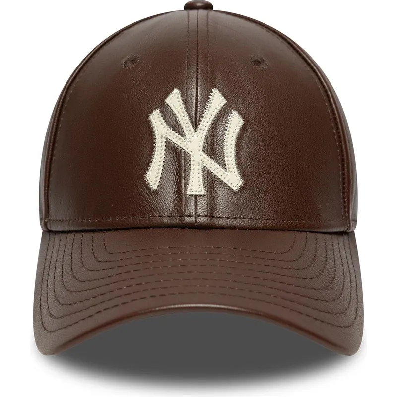 verstellbare-braune-9forty-m-crown-img-lederkappe-mit-gebogenem-schirm-der-new-york-yankees-mlb-von-new-era