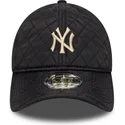 czarna-zakrzywiona-czapka-z-regulacja-i-bezowym-logo-9twenty-quilted-new-york-yankees-mlb-od-new-era