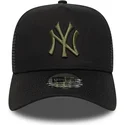 new-era-green-logo-a-frame-league-essential-new-york-yankees-mlb-black-trucker-hat
