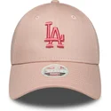 rozowa-zakrzywiona-czapka-z-daszkiem-dla-kobiet-z-rozowym-logo-9forty-league-essential-los-angeles-dodgers-mlb-od-new-era