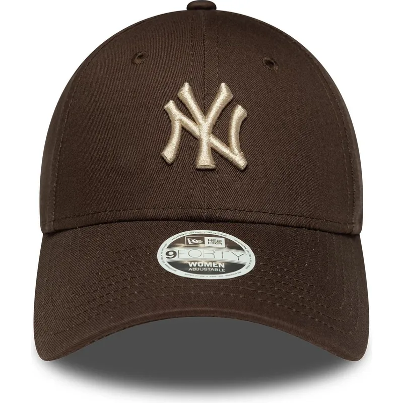 verstellbare-braune-damenkappe-mit-gebogenem-schirm-und-beigem-logo-9forty-league-essential-der-new-york-yankees-mlb-von-new-era