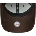 brun-bojd-justerbar-keps-for-dam-med-beige-logotyp-9forty-league-essential-fran-new-york-yankees-mlb-av-new-era