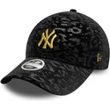 berretto-curvo-nero-regolabile-da-donna-con-logo-giallo-9forty-leo-velour-metallic-dei-new-york-yankees-mlb-di-new-era