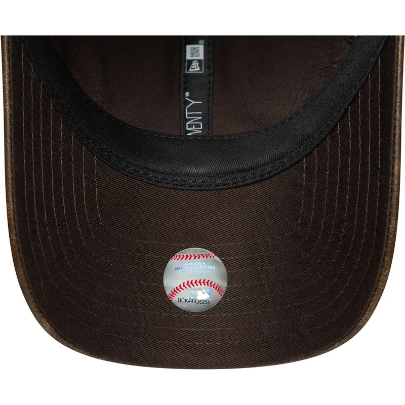 epci-curbata-maro-reglabila-9twenty-worn-pu-de-new-york-yankees-mlb-de-new-era
