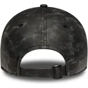 casquette-courbee-noire-ajustable-pour-femme-avec-logo-noir-9twenty-worn-pu-new-york-yankees-mlb-new-era