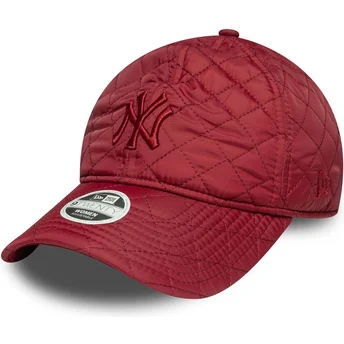 Casquette courbée rouge ajustable pour femme avec logo rouge 9TWENTY Padded New York Yankees MLB New Era