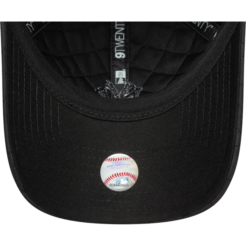 cap-curbata-black-adjustable-strap-9twenty-padded-de-new-york-yankees-mlb-de-new-era cap-curbata-black-adjustable-strap-9twenty-padded-de-new-york-yankees-mlb-de-new-era