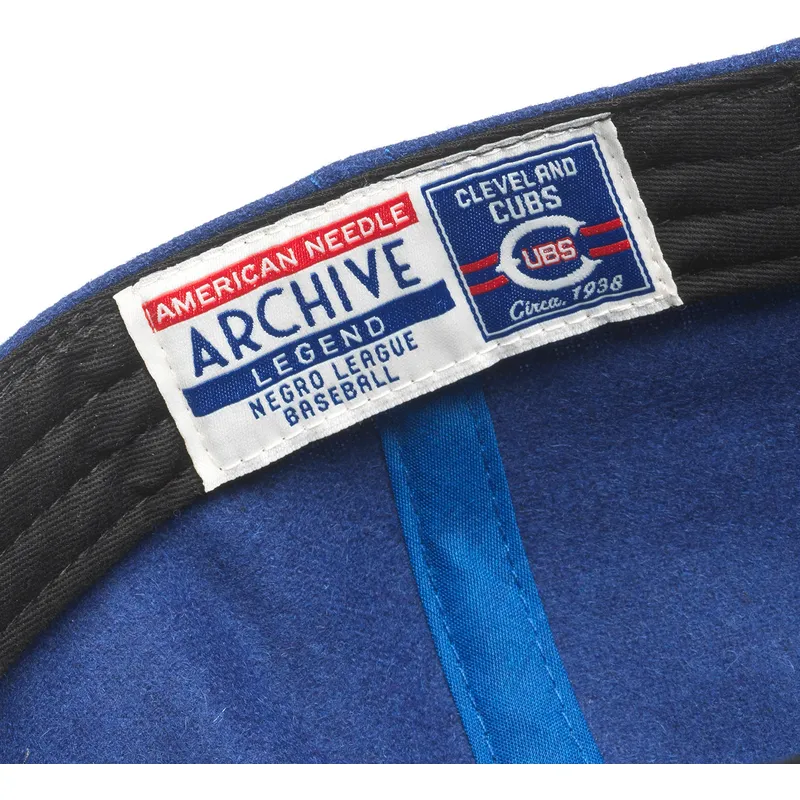 verstellbare-blaue-curved-cap-cleveland-cubs-archive-legend-von-american-needle