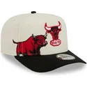bezowo-czarna-zakrzywiona-czapka-snapback-9fifty-a-frame-precurved-hardwood-classics-chicago-bulls-nba-new-era