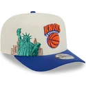 bezowo-niebieska-czapka-z-daszkiem-snapback-9fifty-a-frame-precurved-hardwood-classics-new-york-knicks-nba-od-new-era