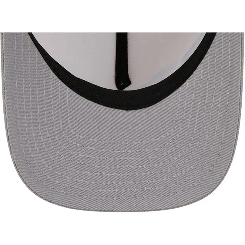 bezowo-szara-czapka-z-zakrzywionym-daszkiem-snapback-9fifty-a-frame-precurved-hardwood-classics-san-antonio-spurs-nba-od-new-era