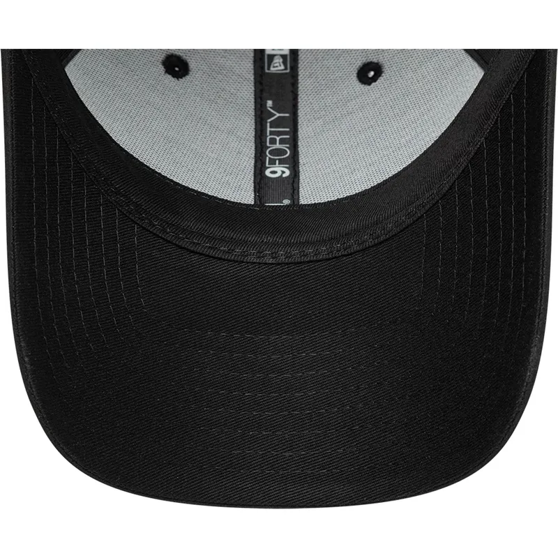 czarna-regulowana-czapka-z-zakrzywionym-daszkiem-fc-barcelona-laliga-9forty-gold-new-era