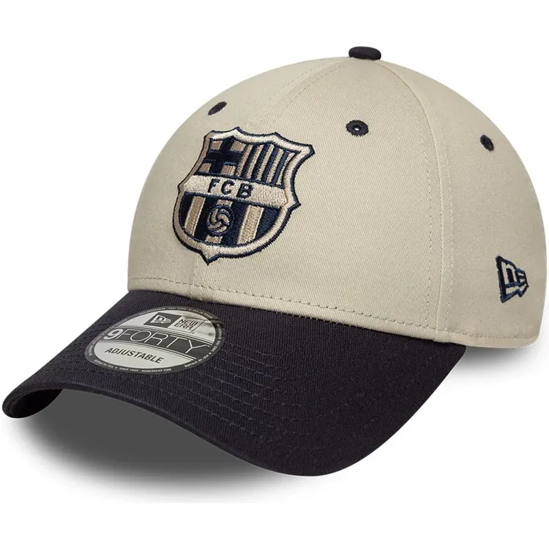 beige-und-marineblaue-gebogene-verstellbare-kappe-von-fc-barcelona-laliga-9forty-contrast-von-new-era