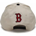 gorra-curva-beige-y-negra-snapback-rise-structured-de-boston-red-sox-mlb-de-nike