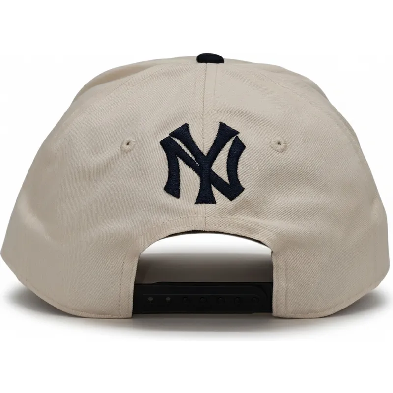 cappellino-curvo-beige-e-nero-snapback-rise-structured-dei-new-york-yankees-mlb-di-nike