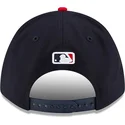 marineblaue-und-rote-gebogene-snapback-kappe-9forty-m-crown-player-replica-der-atlanta-braves-mlb-von-new-era