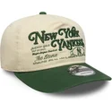 new-era-curved-brim-19twenty-washed-graphic-new-york-yankees-mlb-beige-and-green-adjustable-cap