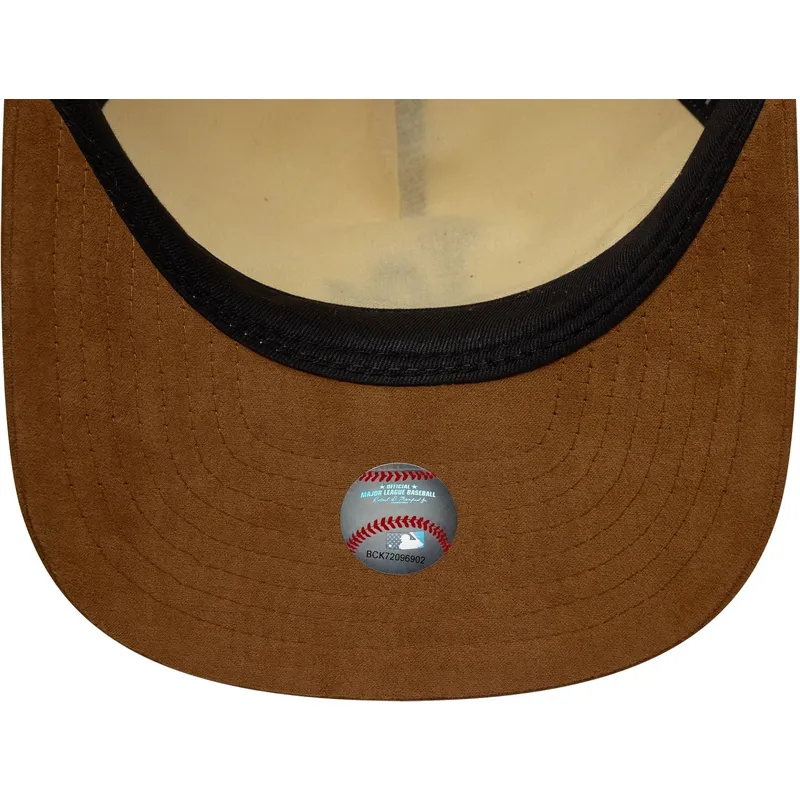 cappellino-con-visiera-curva-beige-e-marrone-regolabile-9fifty-a-frame-suede-visor-di-los-angeles-dodgers-mlb-di-new-era