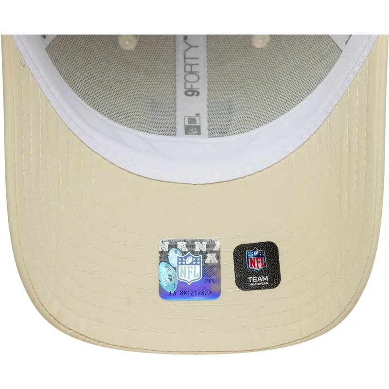 cappellino-curvo-beige-regolabile-9forty-recycled-midi-dei-las-vegas-raiders-nfl-di-new-era